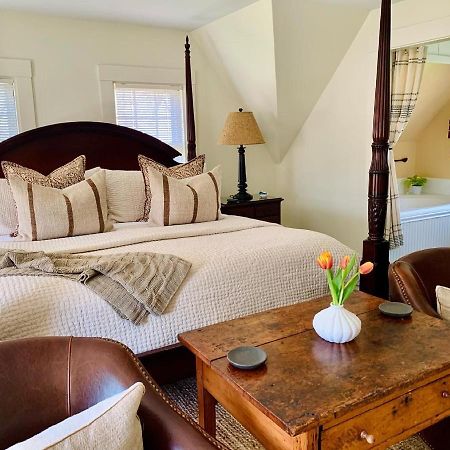Bed and Breakfast Ashley Manor à Barnstable Extérieur photo