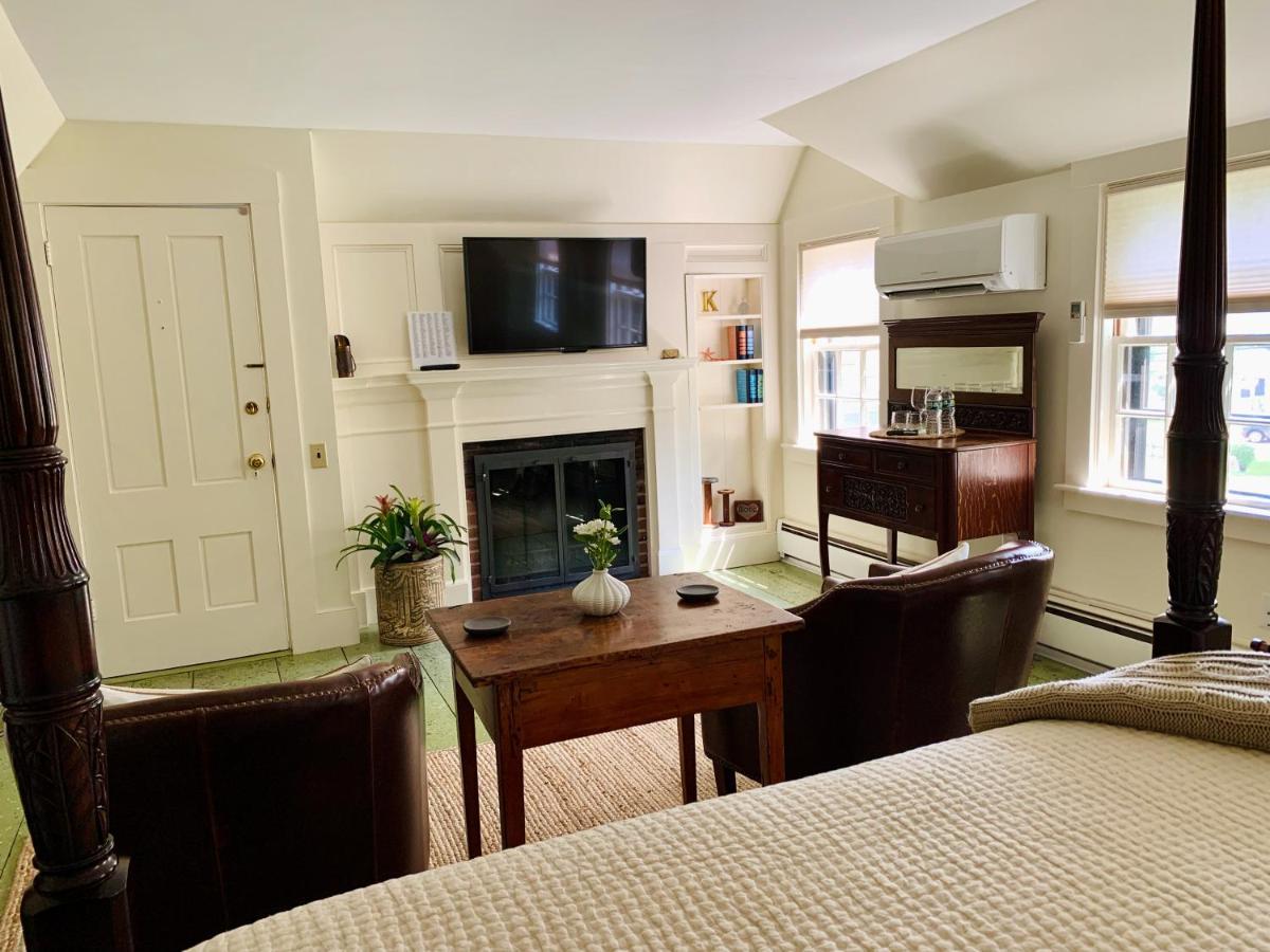 Bed and Breakfast Ashley Manor à Barnstable Extérieur photo