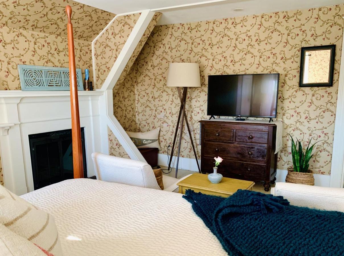 Bed and Breakfast Ashley Manor à Barnstable Extérieur photo